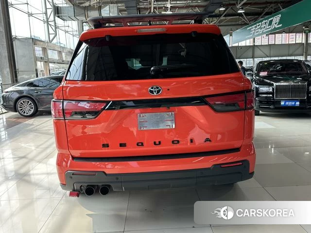 Toyota Sequoia 2023 Красный из Китая, фото 4