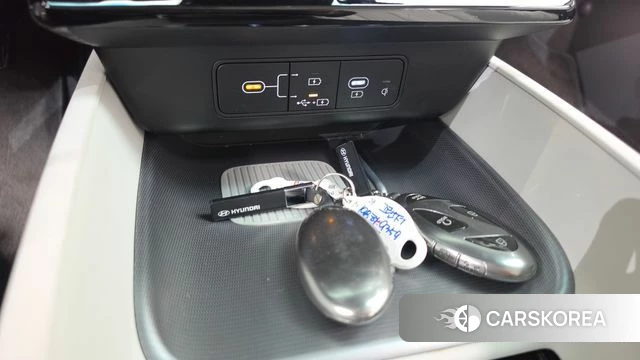 Hyundai Grandeur Hybrid (GN7) 2024 Серебристо-серый из Кореи, фото 4