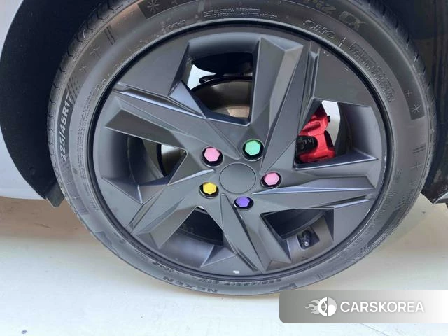 Hyundai Elantra 2023 Темно-серый из Китая, фото 4