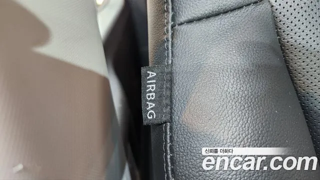 Hyundai Staria 2023 Желтый из Кореи, фото 4