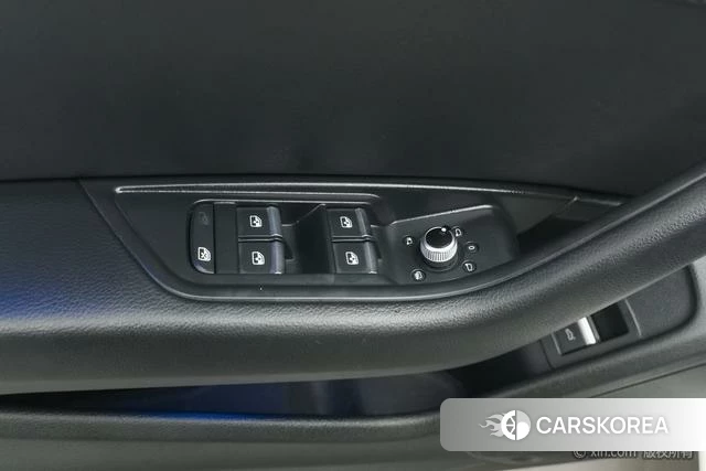 Audi A4L 2019 Белый из Китая, фото 4