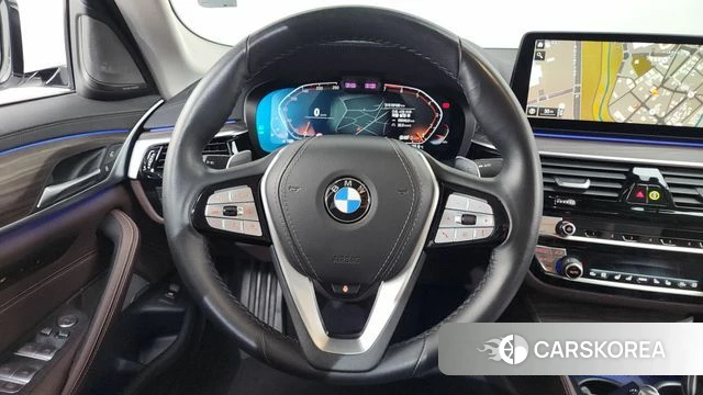 BMW 5 Series (G30) 2022 Белый из Кореи, фото 4