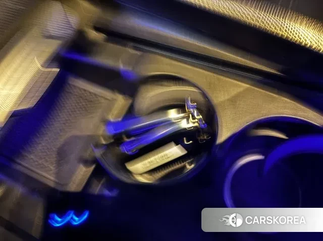 Mercedes-Benz E-Class W214 2025 Светло-серебряный цвет из Кореи, фото 4