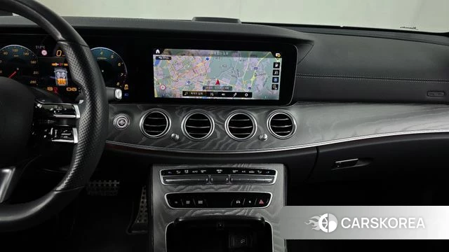 Mercedes-Benz E-Class W213 2022 Песочный из Кореи, фото 4