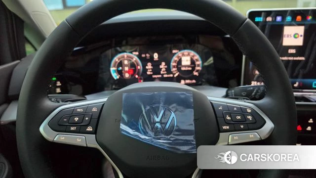 Volkswagen Golf 8th Generation 2026 Серебристо-серый из Кореи, фото 4