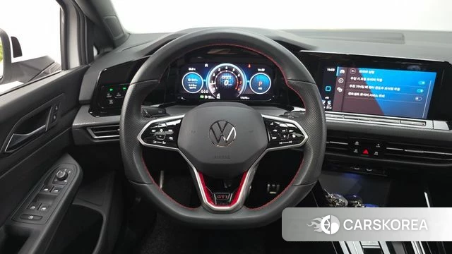 Volkswagen Golf 8th Generation 2024 Белый из Кореи, фото 4