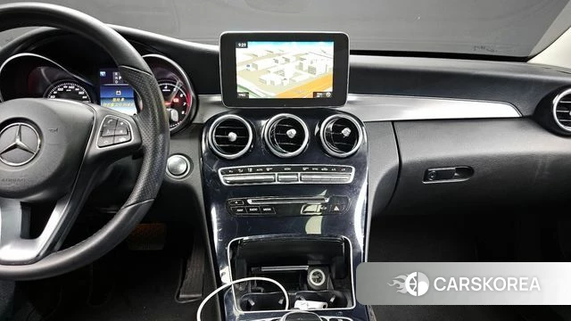 Mercedes-Benz C-Class W205 2018 Белый из Кореи, фото 4