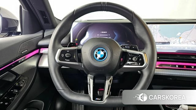 BMW 5 Series (G60) 2025 Синий из Кореи, фото 4
