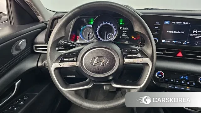 Hyundai Avante Hybrid (CN7) 2022 Белый из Кореи, фото 4