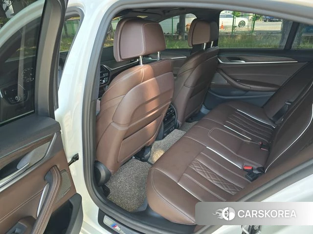 BMW 5 Series (G30) 2020 Белый из Кореи, фото 4