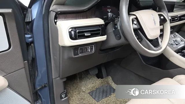 Lincoln Aviator 2nd generation 2021 Небесно-голубой из Кореи, фото 4