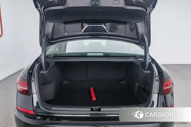 Volkswagen Passat 2021 Черный из Китая, фото 4