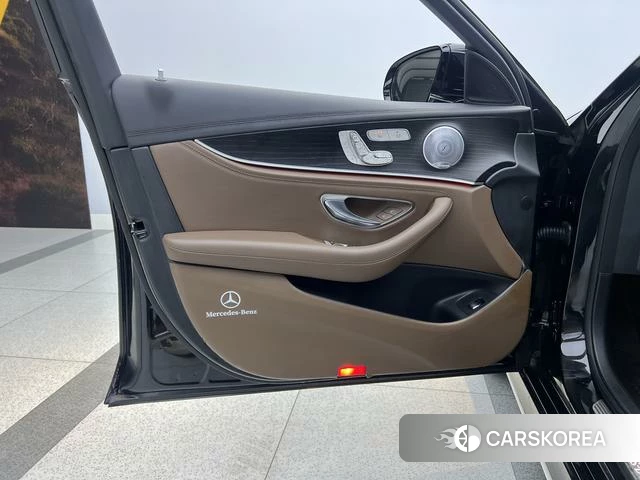 Mercedes-Benz E-class id 4207934 из Китая 4
