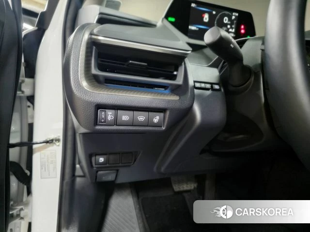 Toyota Prius 5th Generation 2025 Белый из Кореи, фото 4
