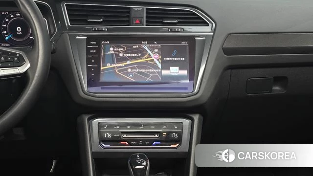 Volkswagen Tiguan second Generation 2023 Белый из Кореи, фото 4