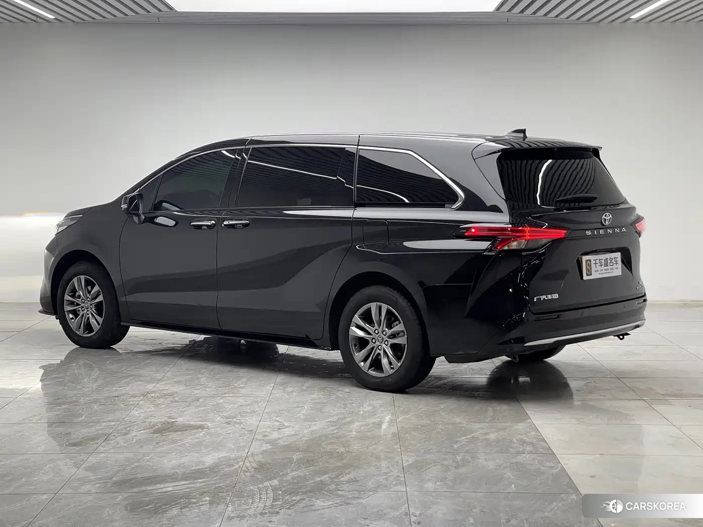 Toyota Sienna 2025 Черный из Китая, фото 5