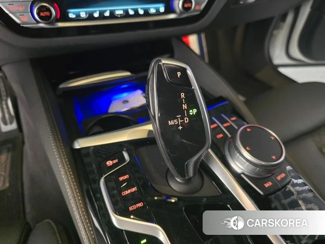 BMW 5 Series (G30) 2021 Белый из Кореи, фото 4