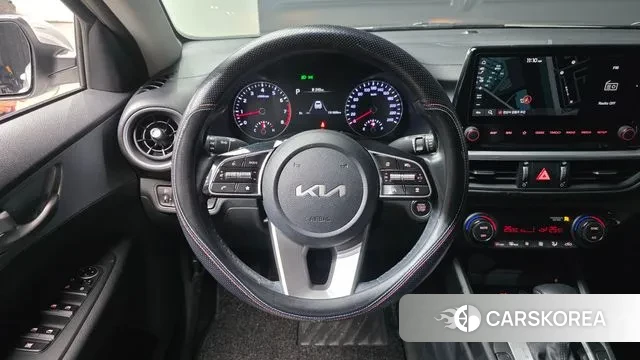 Kia The New K3 2nd generation 2021 Белый из Кореи, фото 4