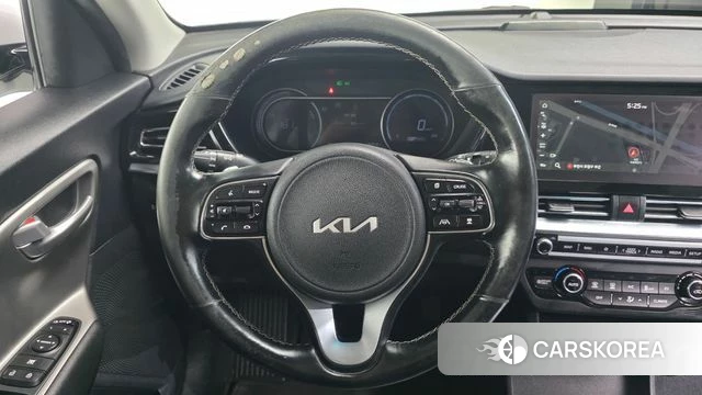 Kia Niro Plus 2022 Серебряный из Кореи, фото 4
