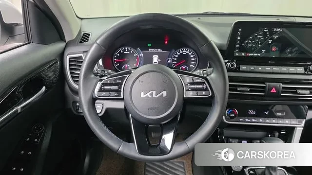 Kia Seltos 2022 Белый из Кореи, фото 4
