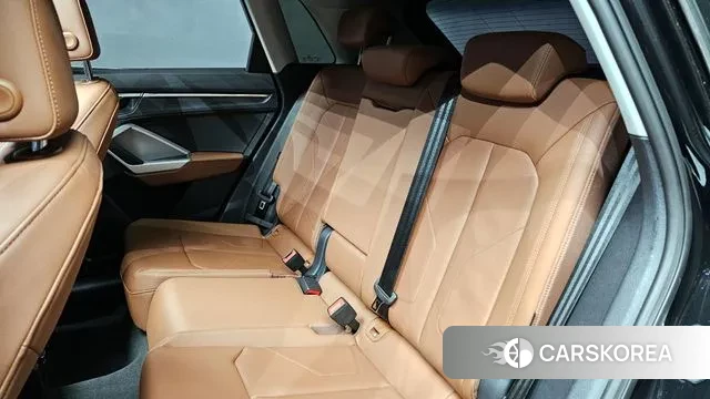 Audi Q3 (F3) 2023 Черный из Кореи, фото 4