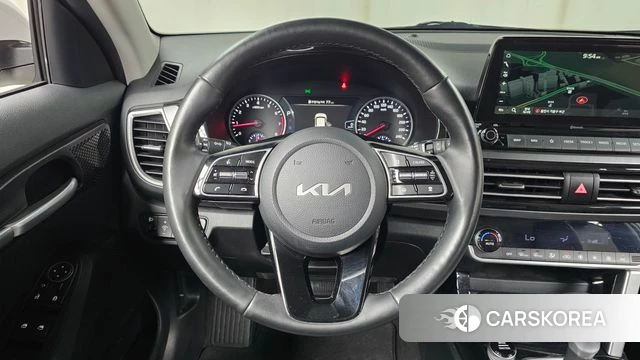 Kia Seltos 2022 Белый из Кореи, фото 4