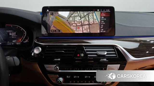 BMW 5 Series (G30) 2022 Черный из Кореи, фото 4