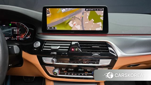 BMW 5 Series (G30) 2022 Черный из Кореи, фото 4