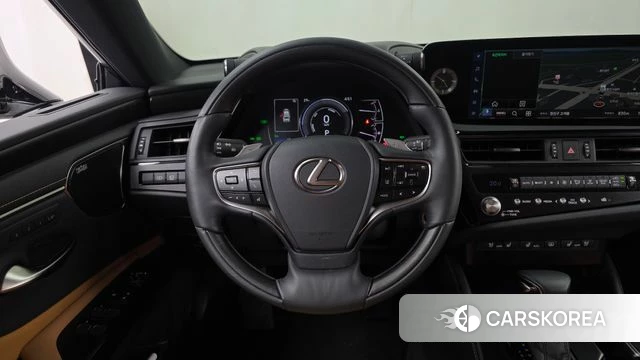 Lexus ES300h 7th generation 2023 Белый из Кореи, фото 4