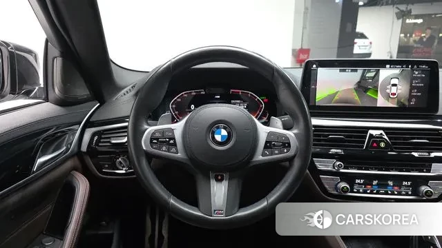 BMW 5 Series (G30) 2023 Белый из Кореи, фото 4