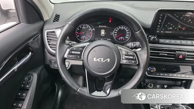 Kia Seltos 2022 Белый из Кореи, фото 4