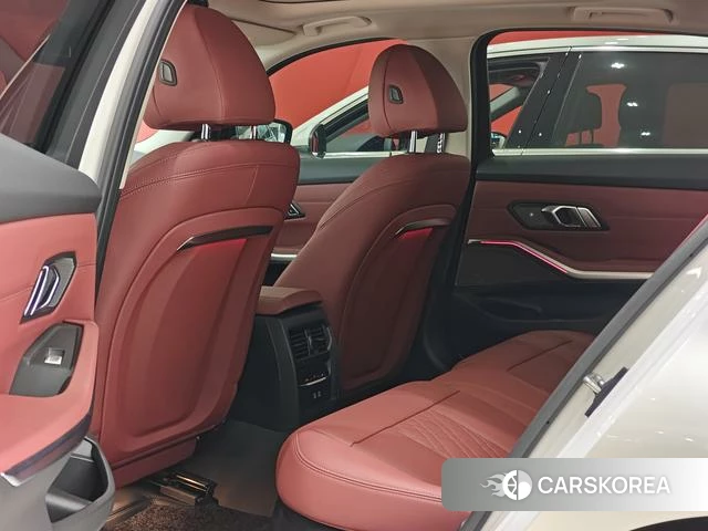 BMW 3 series 2025 Белый из Китая, фото 4