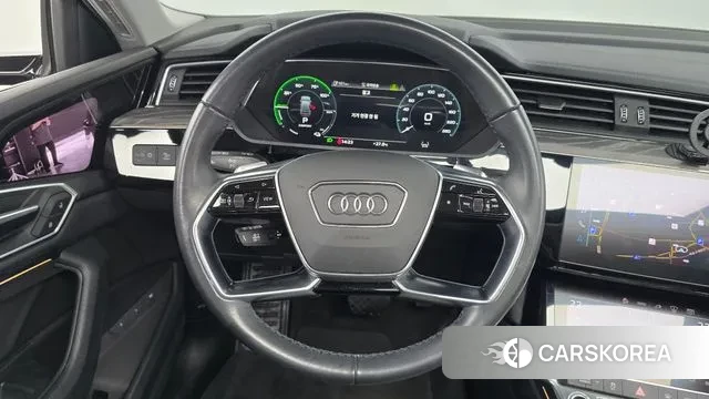 Audi e-Tron 2022 Черный из Кореи, фото 4