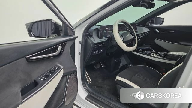 Kia EV6 2023 Белый из Кореи, фото 4