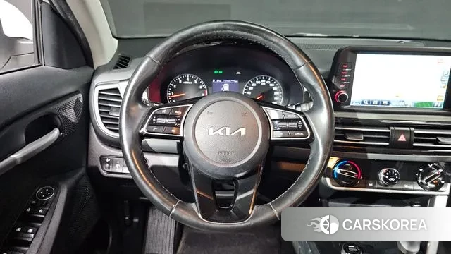 Kia Seltos 2022 Белый из Кореи, фото 4