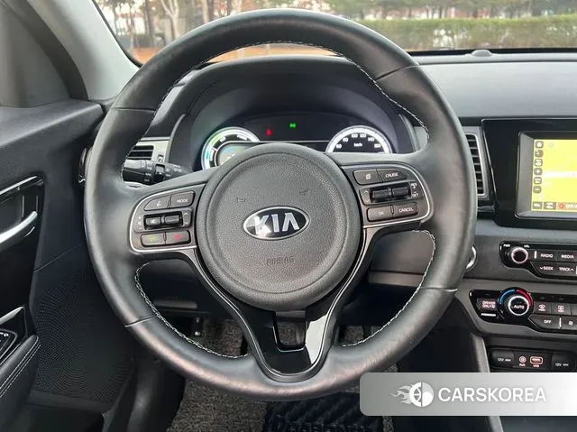 Kia Niro 2018 Белый из Кореи, фото 4