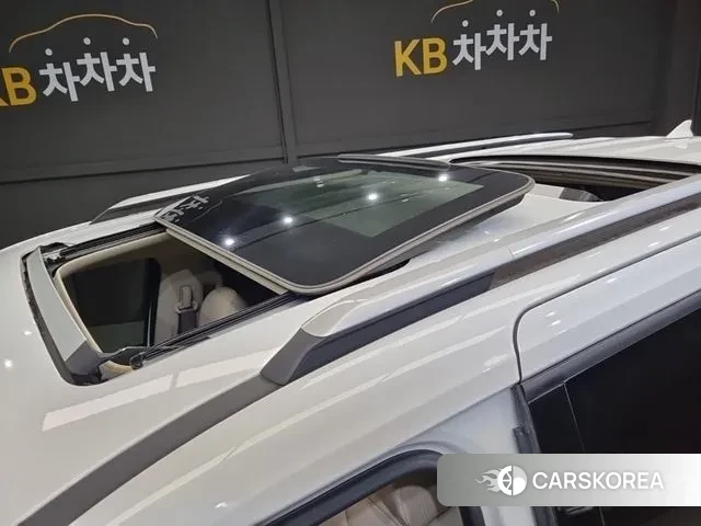 Kia Carnival 4th generation 2023 Жемчужный цвет из Кореи, фото 4