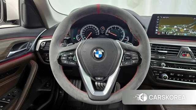 BMW 5 Series (G30) 2018 Белый из Кореи, фото 4