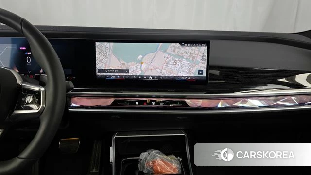 BMW 7 Series (G70) 2025 Белый из Кореи, фото 4