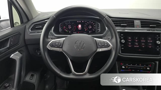 Volkswagen Tiguan second Generation 2022 Белый из Кореи, фото 4