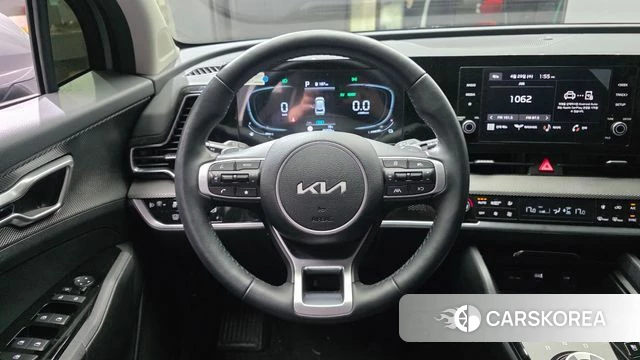 Kia Sportage 5th Generation Hybrid 2024 Серебристо-серый из Кореи, фото 4