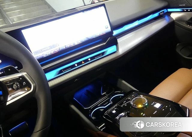 BMW 5 Series (G60) 2026 Серебристо-серый из Кореи, фото 4