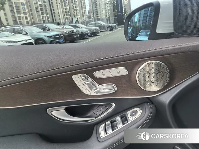 Mercedes-Benz GLC 2022 Белый из Китая, фото 4