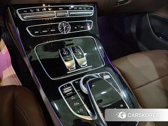 Mercedes-Benz E-Class W213 2018 Серый из Кореи, фото 4