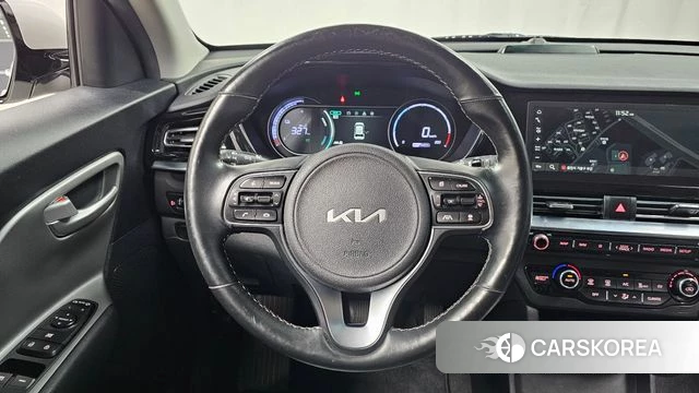 Kia Niro Plus 2022 Белый из Кореи, фото 4