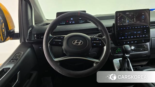 Hyundai Staria 2023 Желтый из Кореи, фото 4