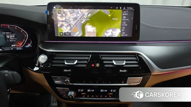 BMW 5 Series (G30) 2023 Белый из Кореи, фото 4