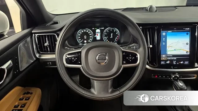 Volvo V60 Cross-Country 2nd Generation 2019 Белый из Кореи, фото 4