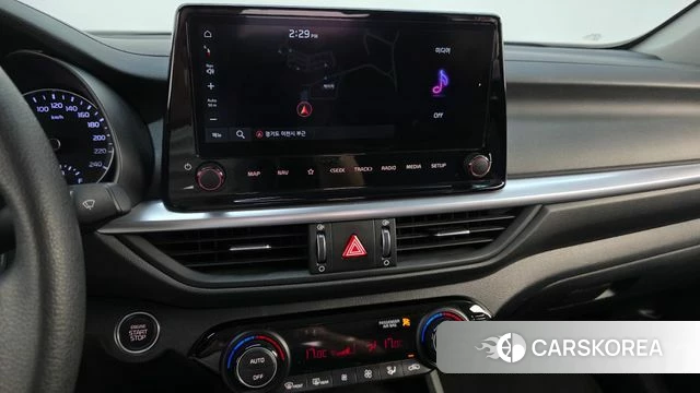 Kia The New K3 2nd generation 2023 Белый из Кореи, фото 4