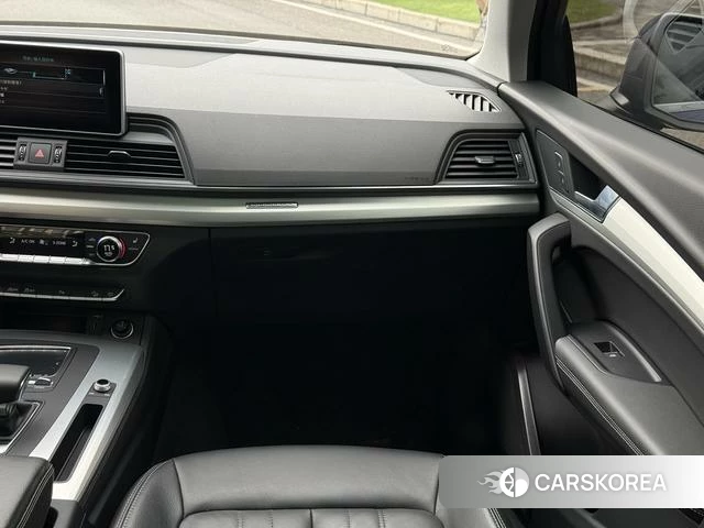 Audi Q5L 2021 Синий из Китая, фото 4
